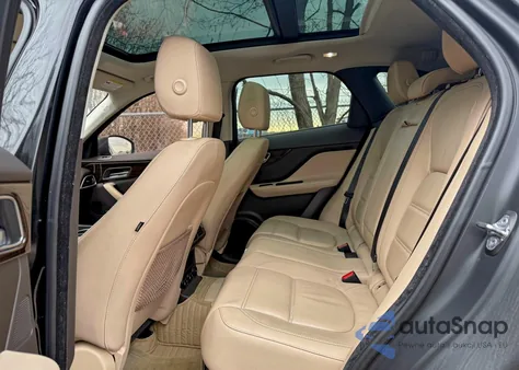 2017 Jaguar F-Pace Prestige z USA, uszkodzony, nr VIN SADCK2BVTHA4974